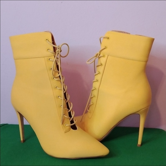 🎉Host Pick🎉 Womens Yellow Azalea Wang Booties - Picture 9 of 11